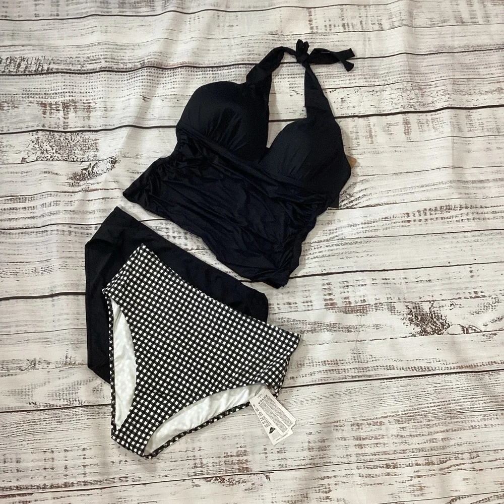 346. La Blanca Black Halter Tankini Top NWT Size 14